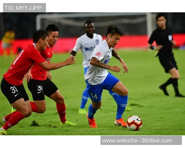 上港与恒大激战再续中超传奇对决精彩瞬间尽在CNTV直播回放