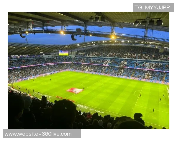 曼城主场迎战里昂伊蒂哈德全力争胜展现实力与决心